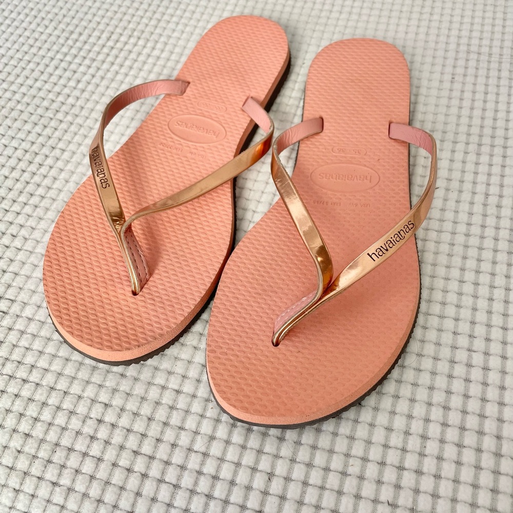 Havaianas Gold Peach Sandals Size 6